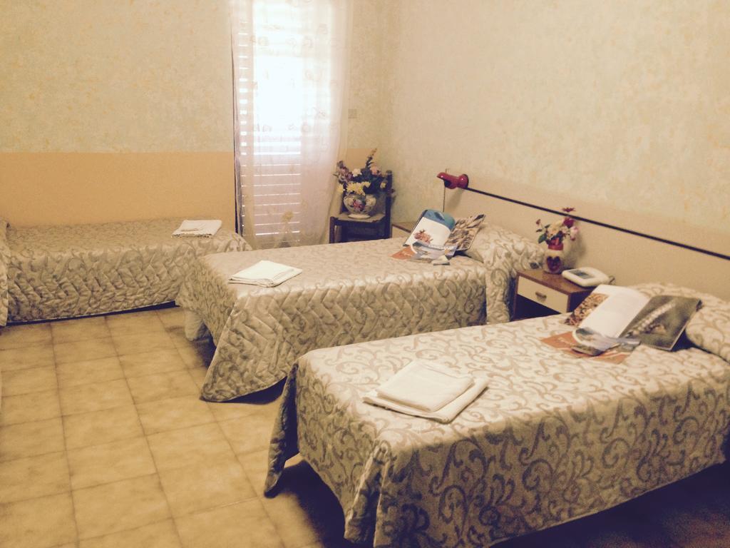 Hotel Menta E Rosmarino Монте-Сант'Анджело Экстерьер фото