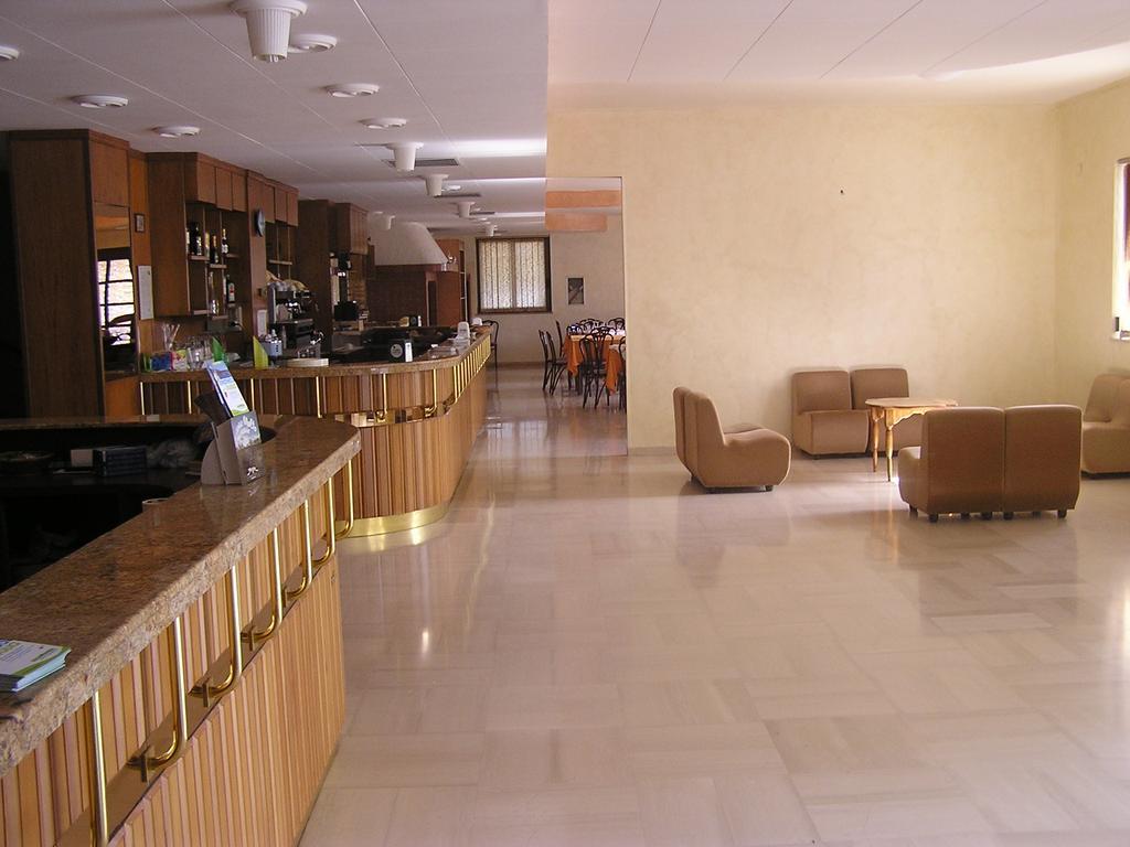 Hotel Menta E Rosmarino Монте-Сант'Анджело Экстерьер фото