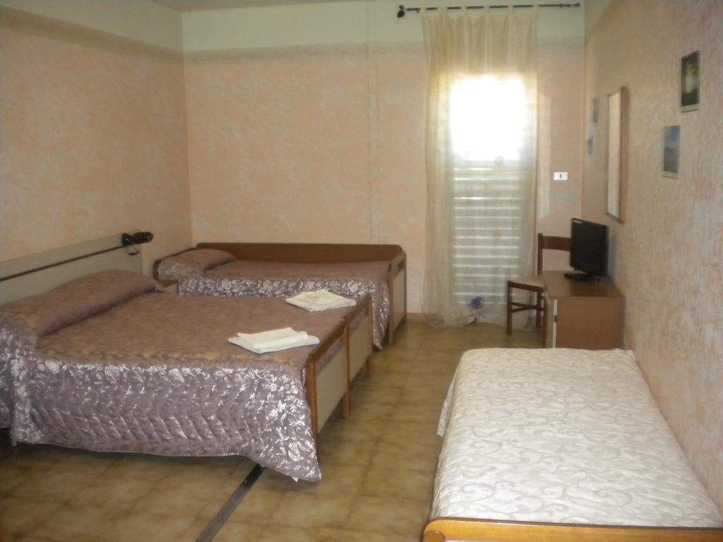 Hotel Menta E Rosmarino Монте-Сант'Анджело Экстерьер фото