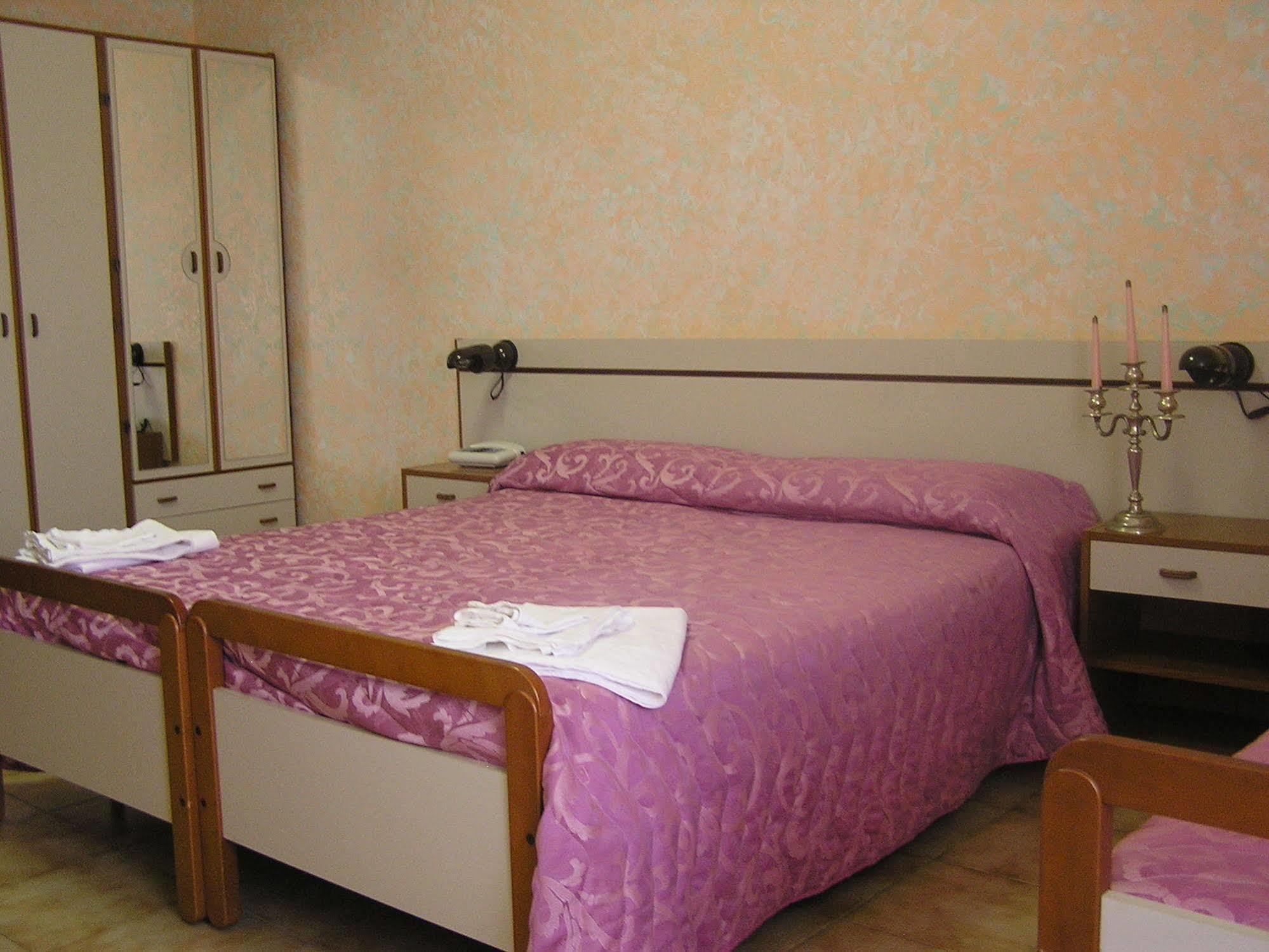 Hotel Menta E Rosmarino Монте-Сант'Анджело Экстерьер фото